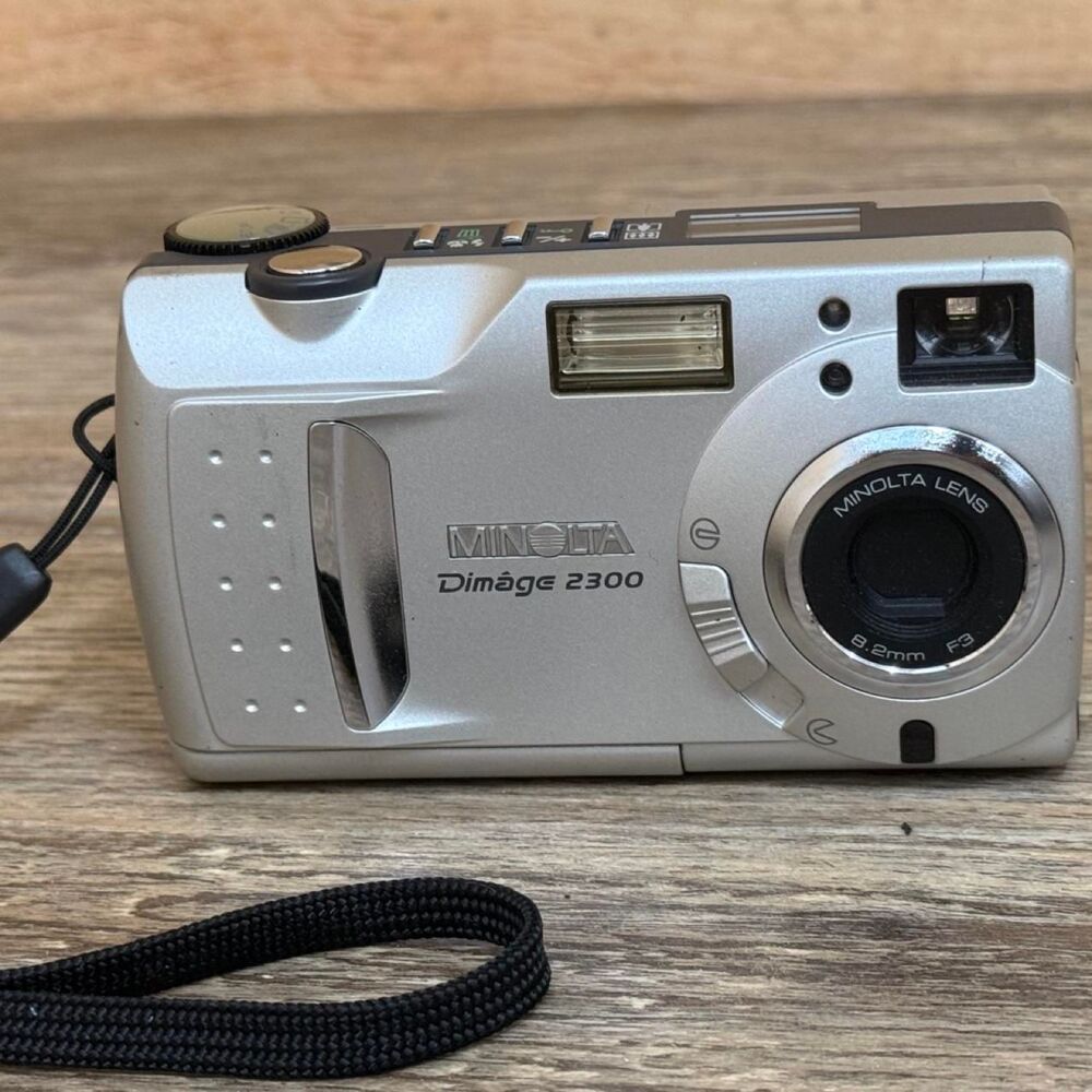 Minolta Silver and Grey Cameras-and-accessories